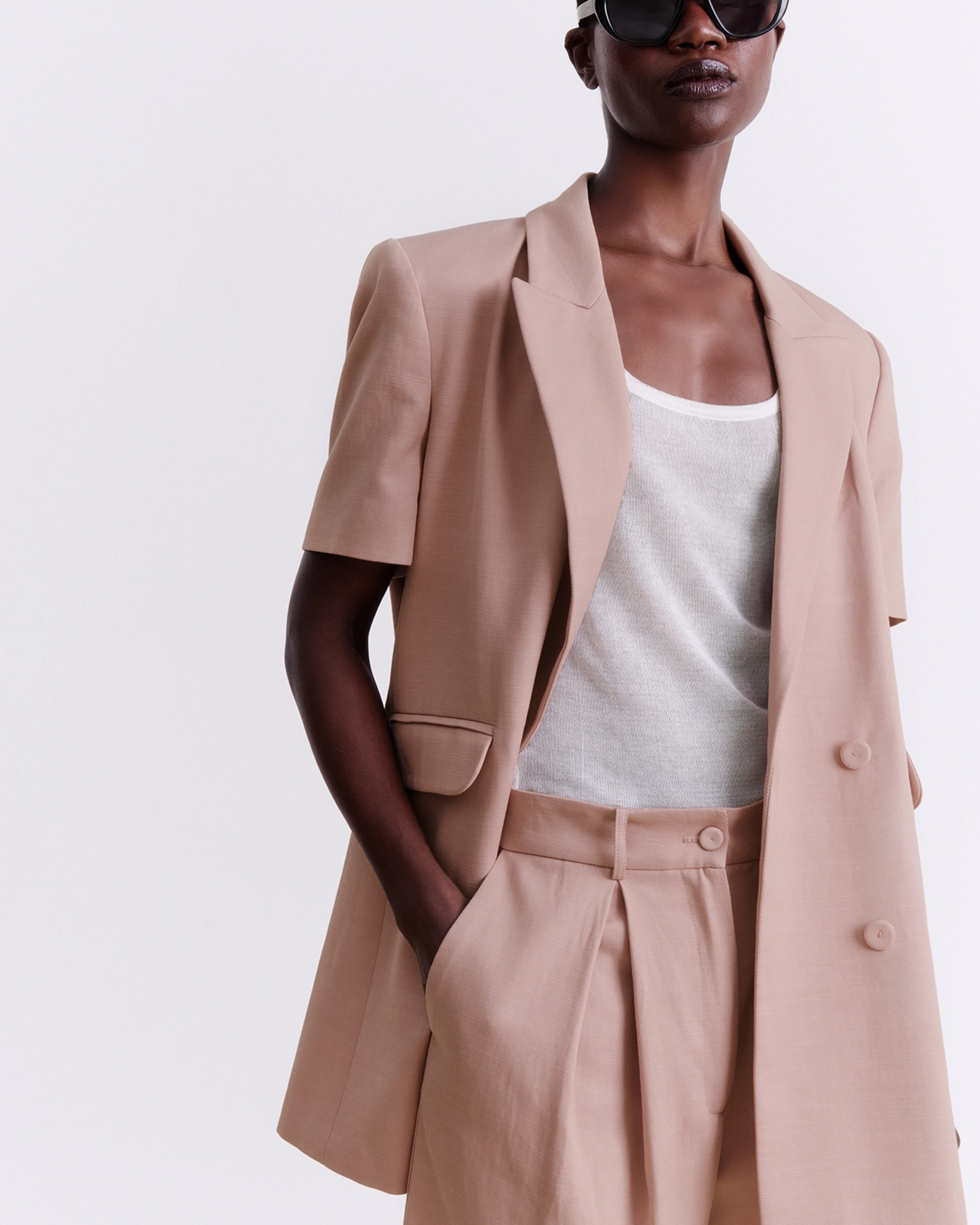 BLUSH SHORT-SLEEVE TAILORED BLAZER