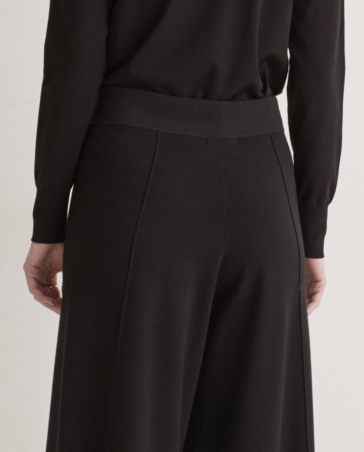 43510 - Black Viscose Culottes