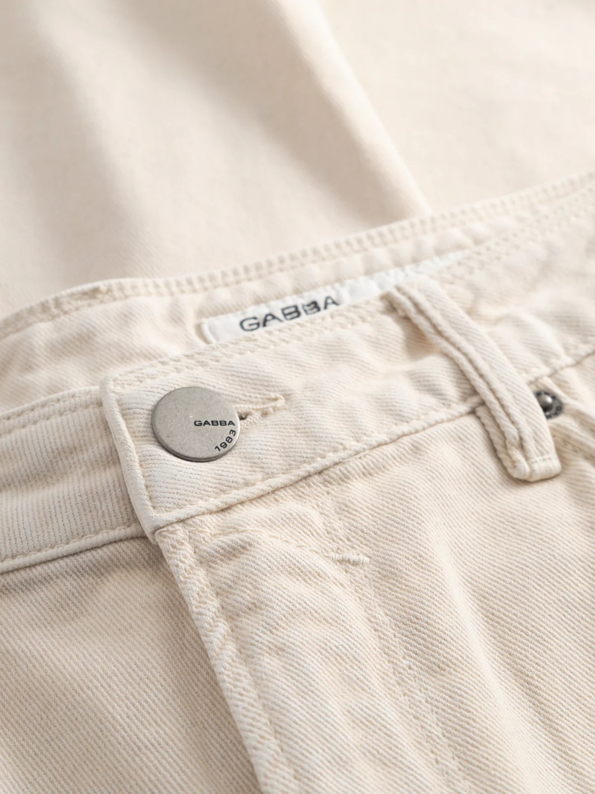 GABmox Antiq Shorts - Ecru