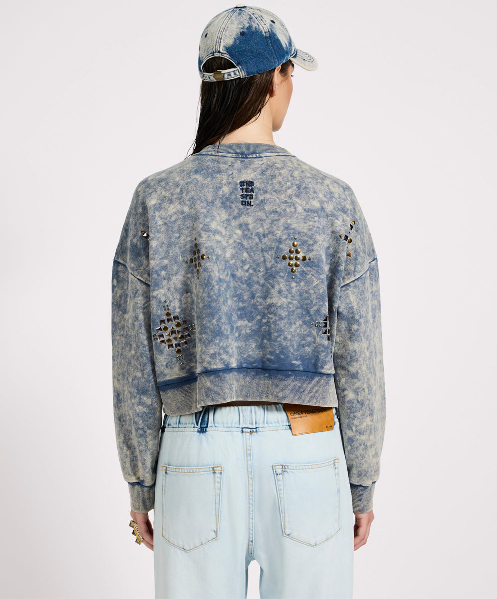 26982 - Fleece Cropped Star Studded Sweater - Acid Wash Blue