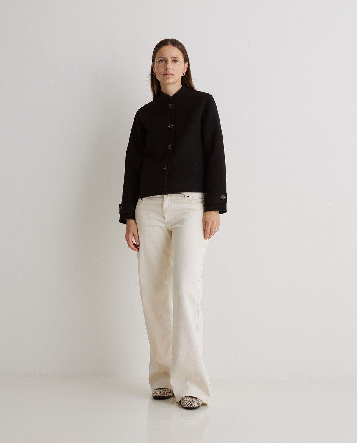 43608 - Black short jacket