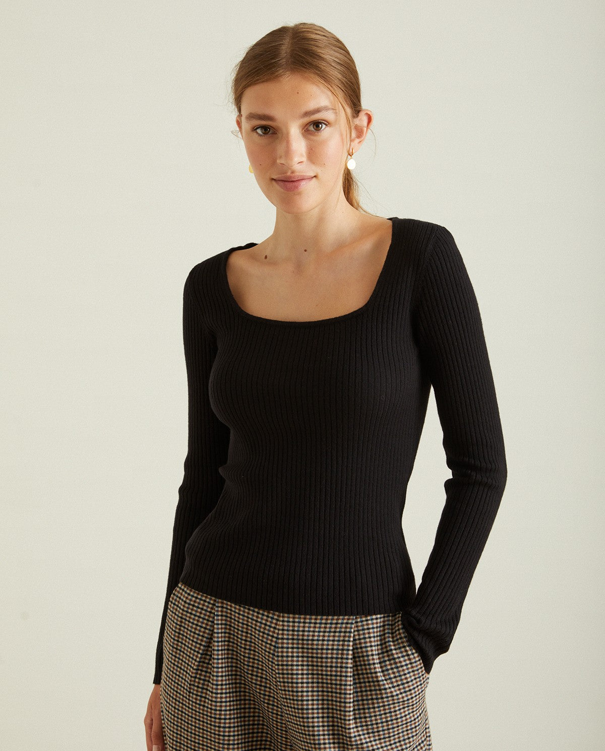 SQUARE-NECK RIBBED SWEATER BLACK 39510