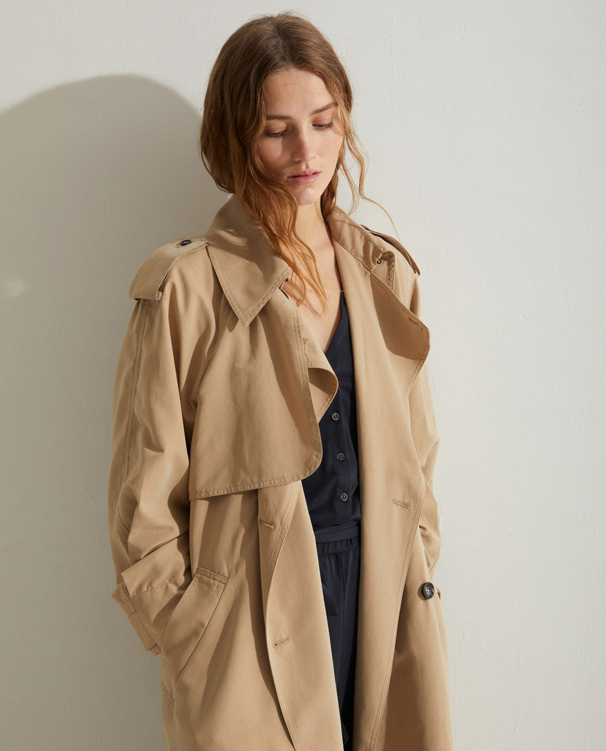 LONG DOUBLE-BREASTED RAINCOAT CAMEL  Ref. 40600