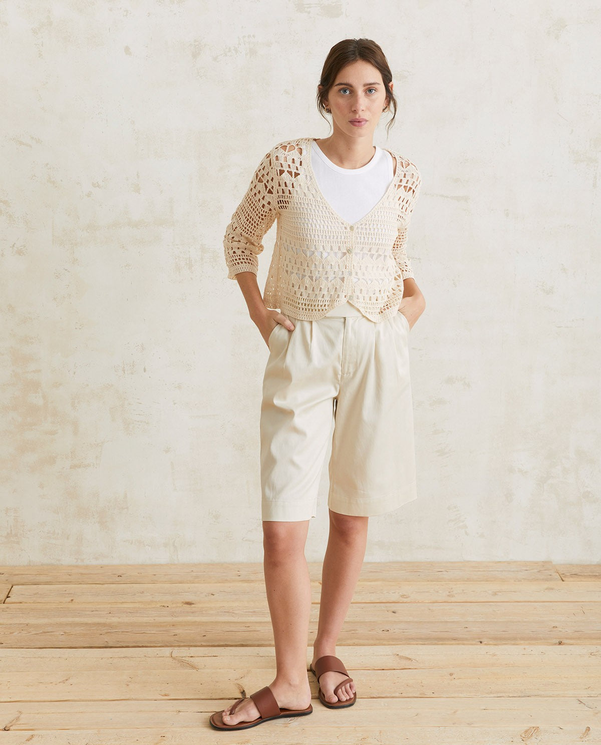 PLEATED BERMUDA SHORTS NATURAL  Ref. 40819