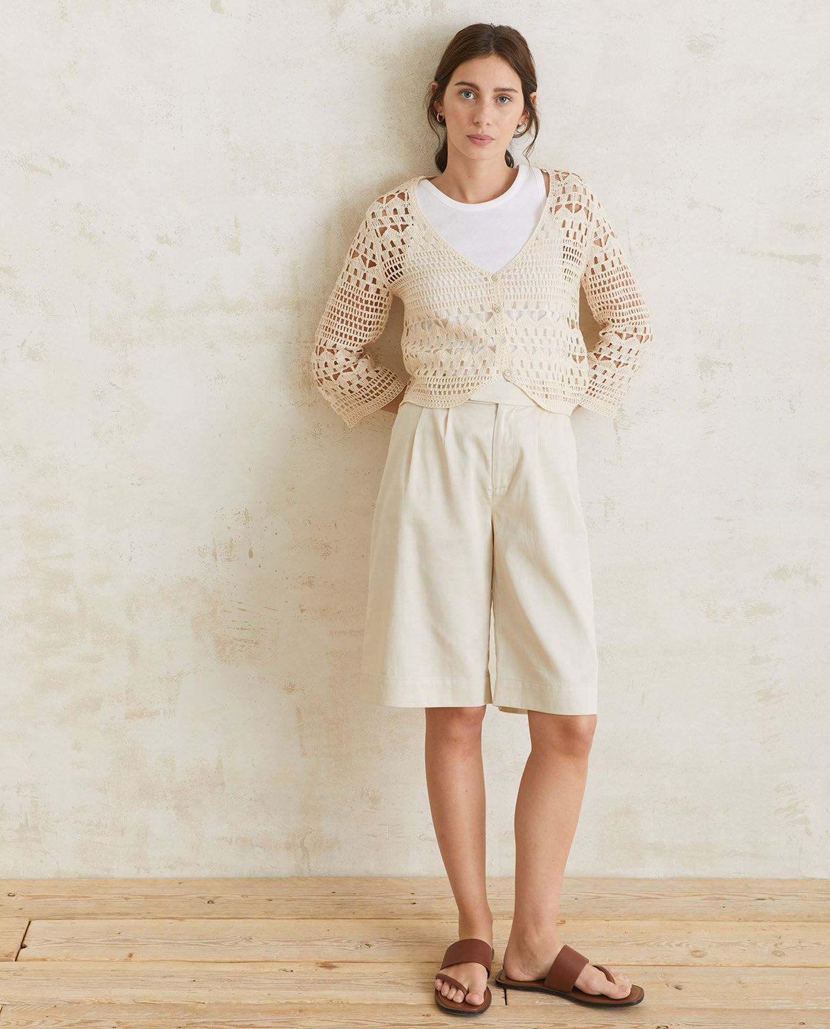 PLEATED BERMUDA SHORTS NATURAL  Ref. 40819