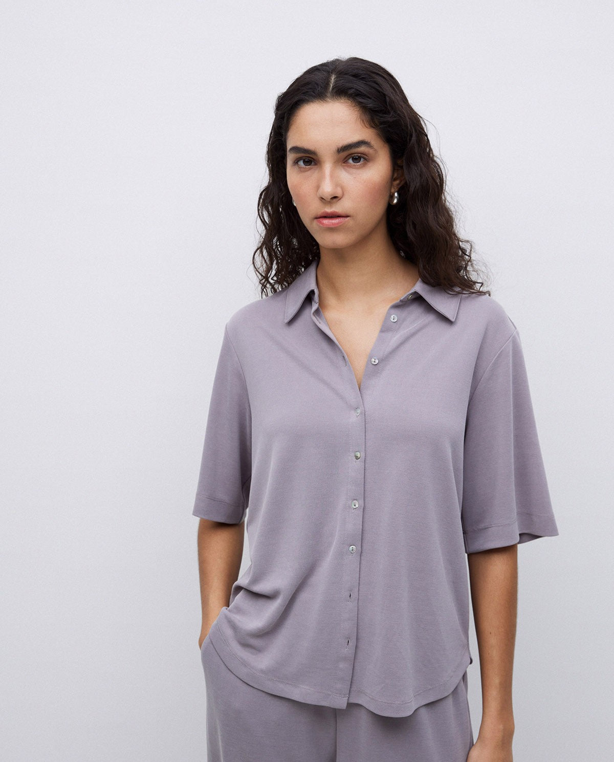 GREY SHORT-SLEEVE FLOWY SHIRT  Ref. 42110