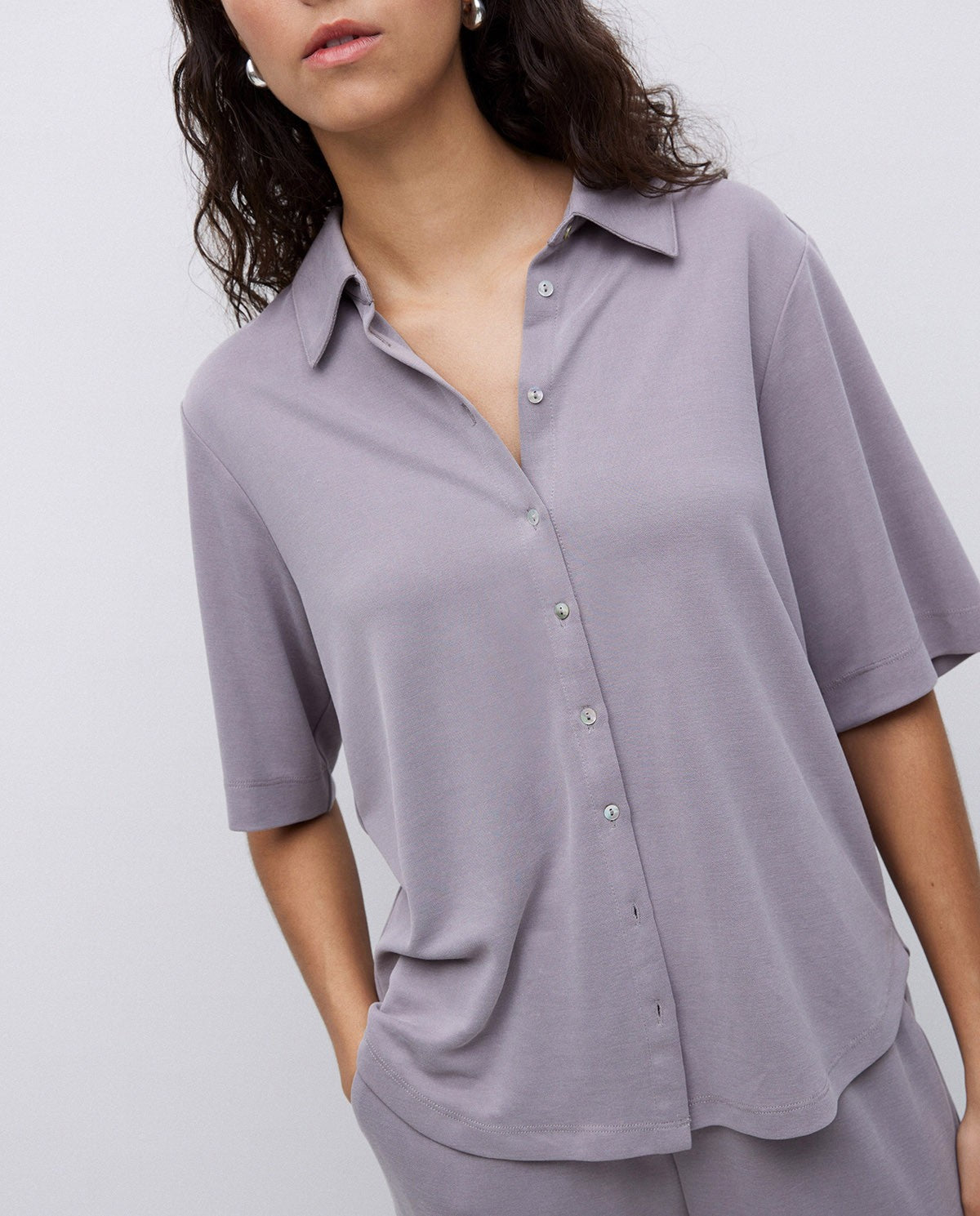 GREY SHORT-SLEEVE FLOWY SHIRT  Ref. 42110