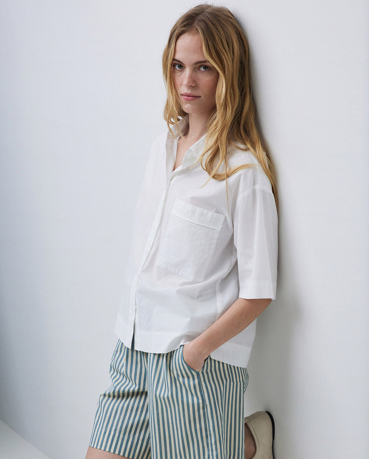 WHITE POPLIN SHORT-SLEEVE SHIRT  Ref. 42835