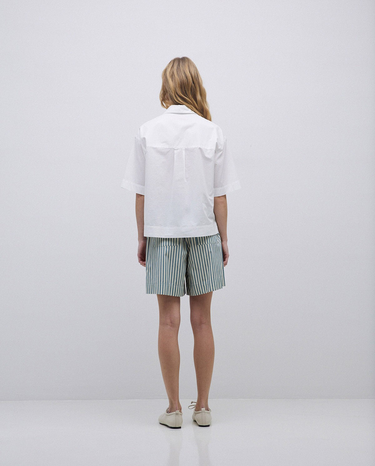 WHITE POPLIN SHORT-SLEEVE SHIRT  Ref. 42835