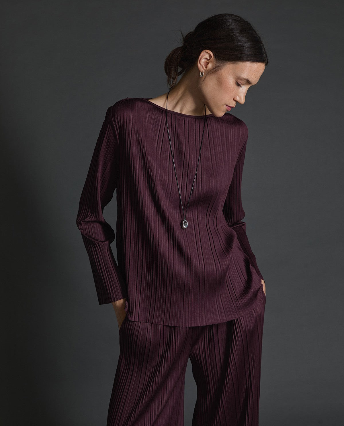 43469 -  AUBERGINE BATEAU-NECK PLEATED BLOUSE