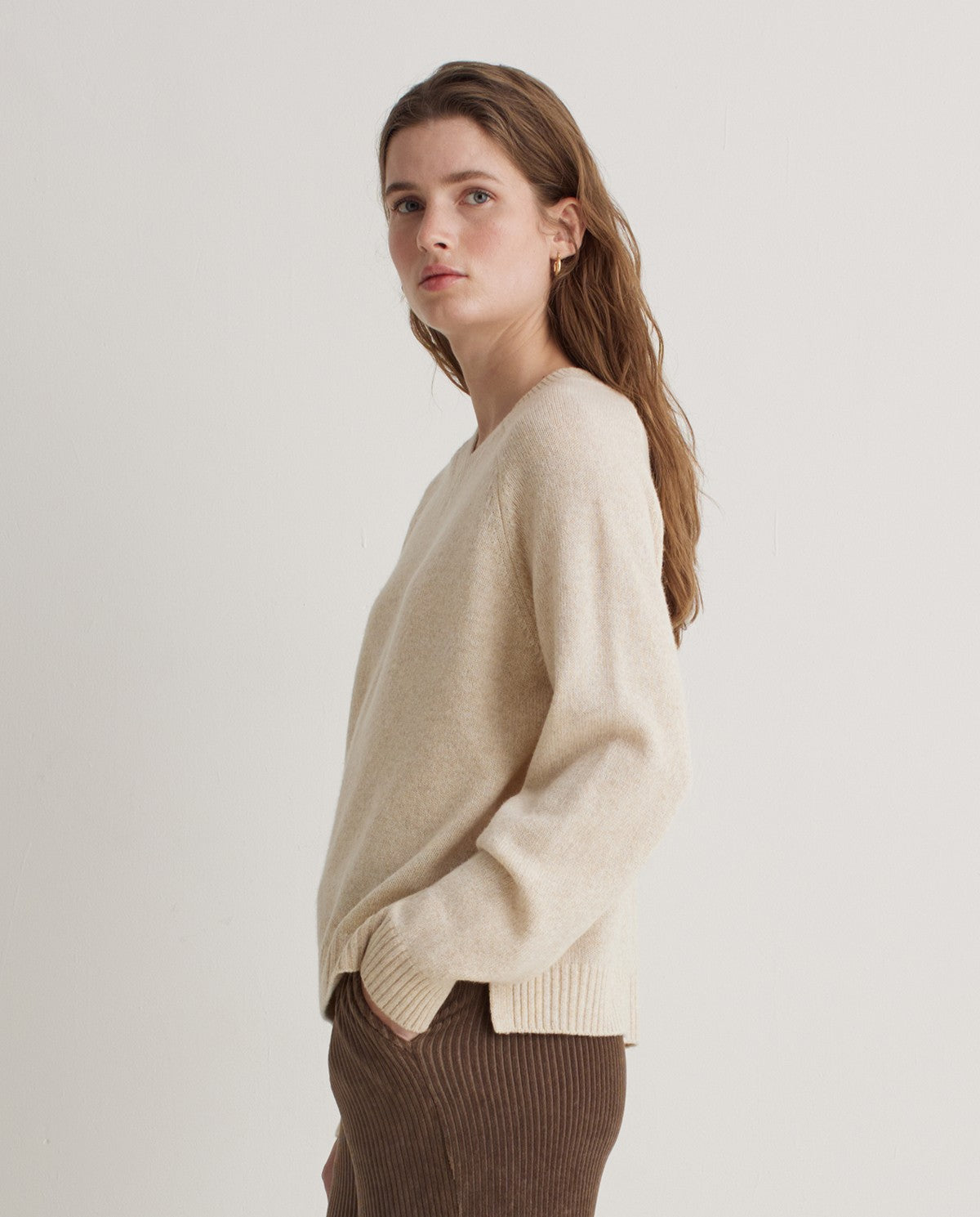 43537 - Ecru Wool Blend V-Neck Sweater