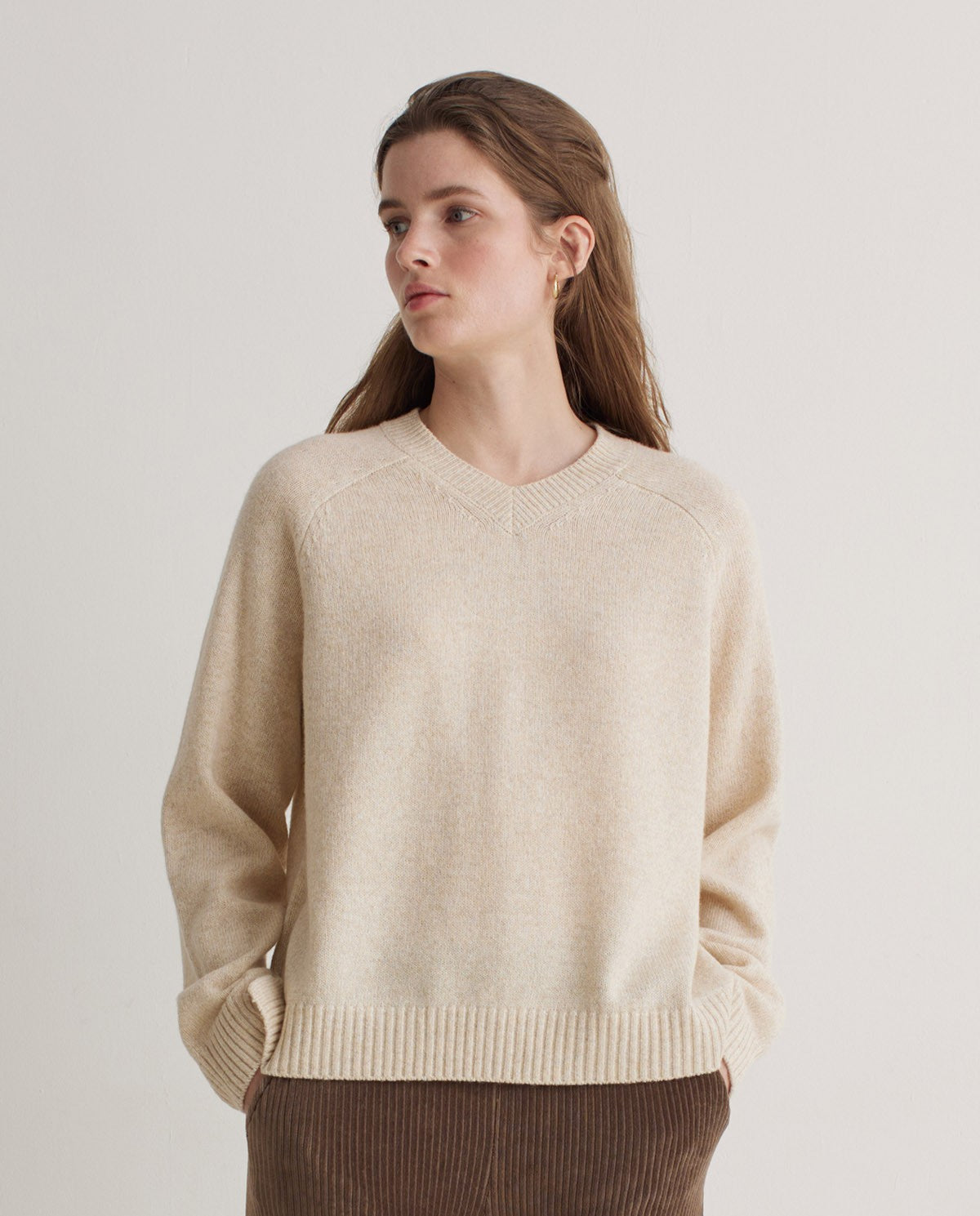 43537 - Ecru Wool Blend V-Neck Sweater