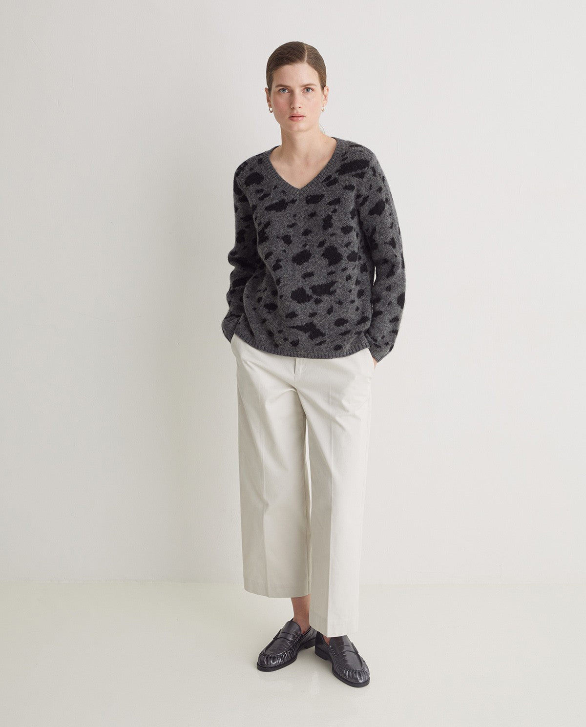 43581 - GREY LEOPARD-PRINT SWEATER