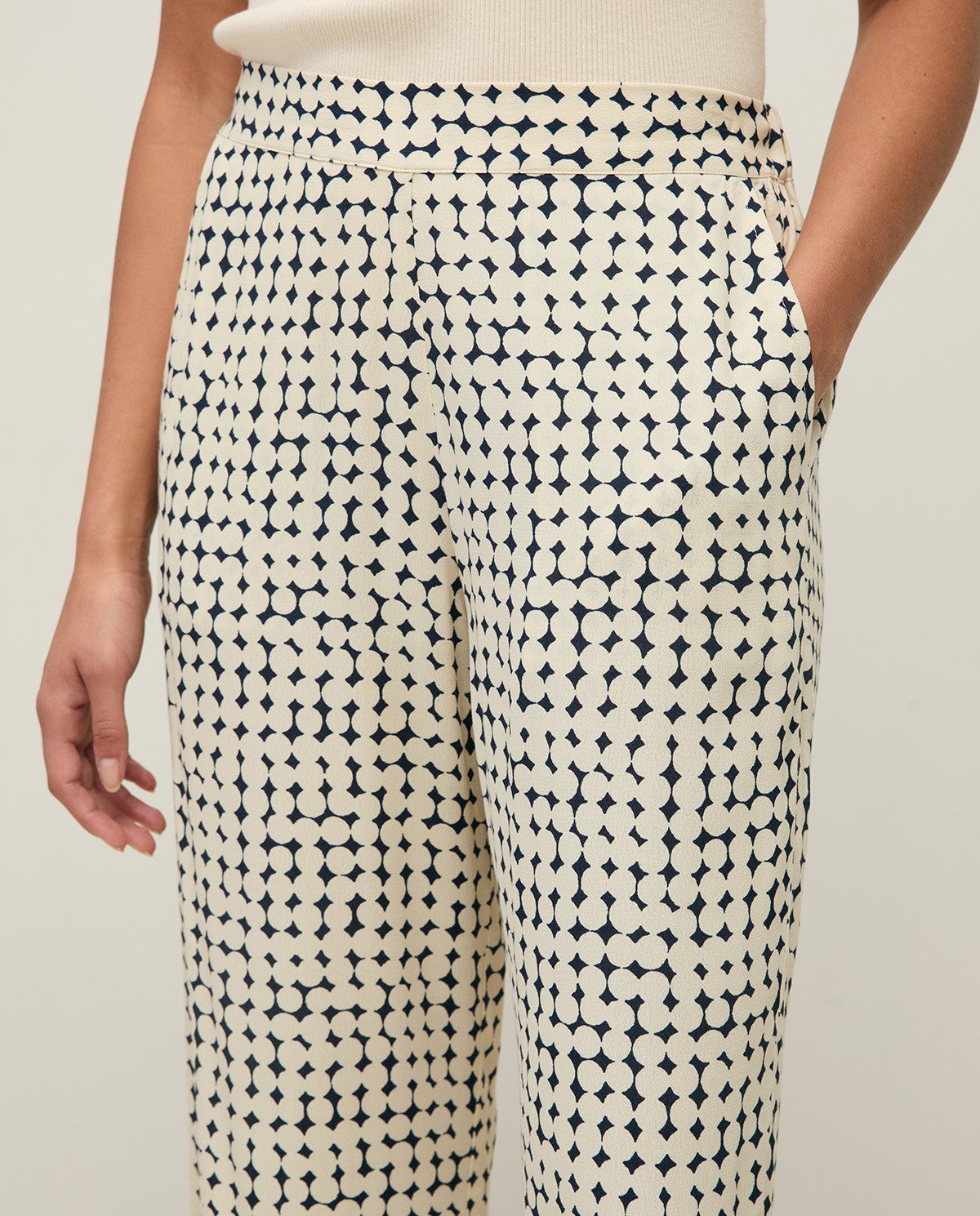 44830 - FLOWY PRINT TROUSERS