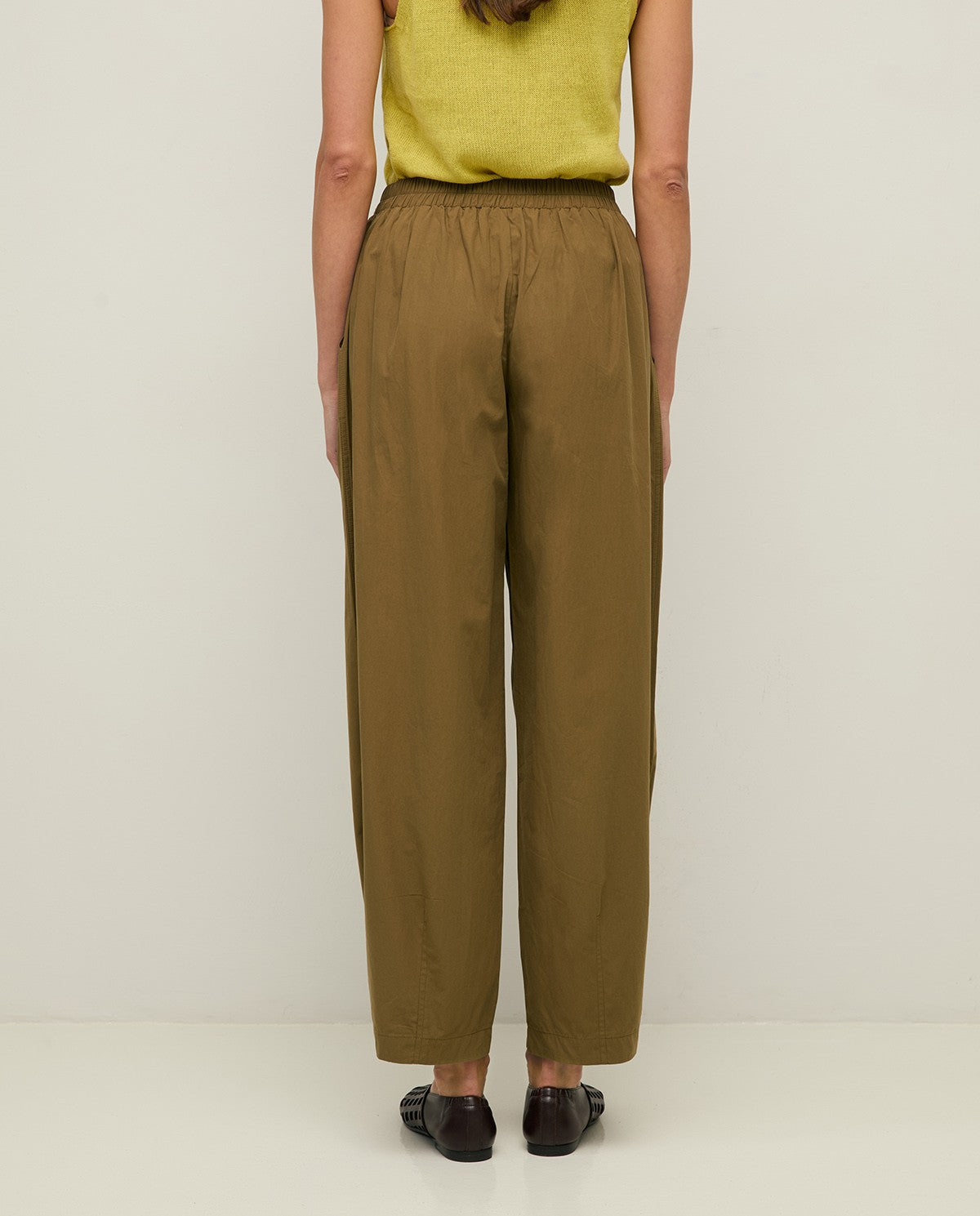 44874 - COTTON TROUSERS WITH BUTTON AT THE HEM