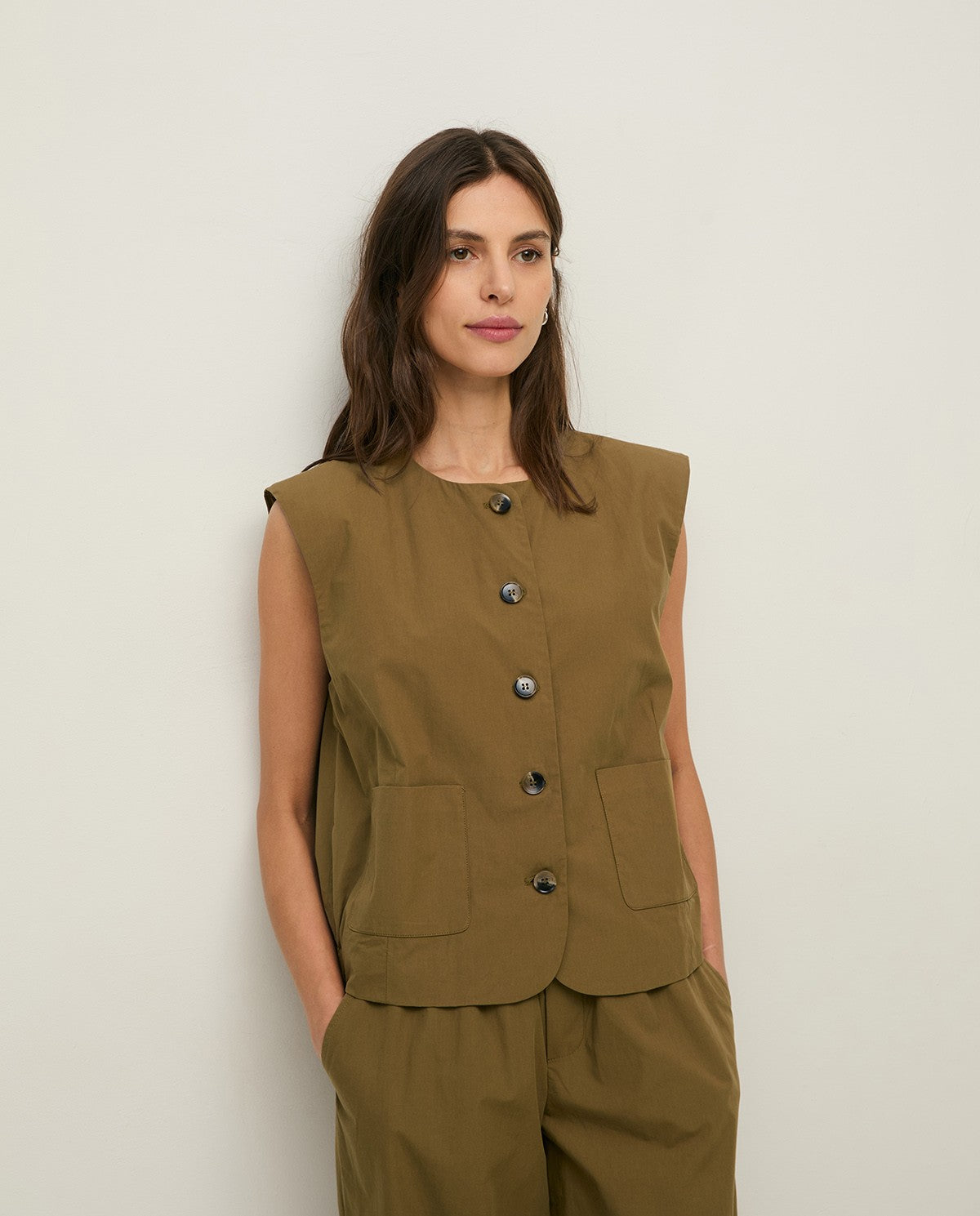 44876 - POPLIN VEST WITH POCKETS