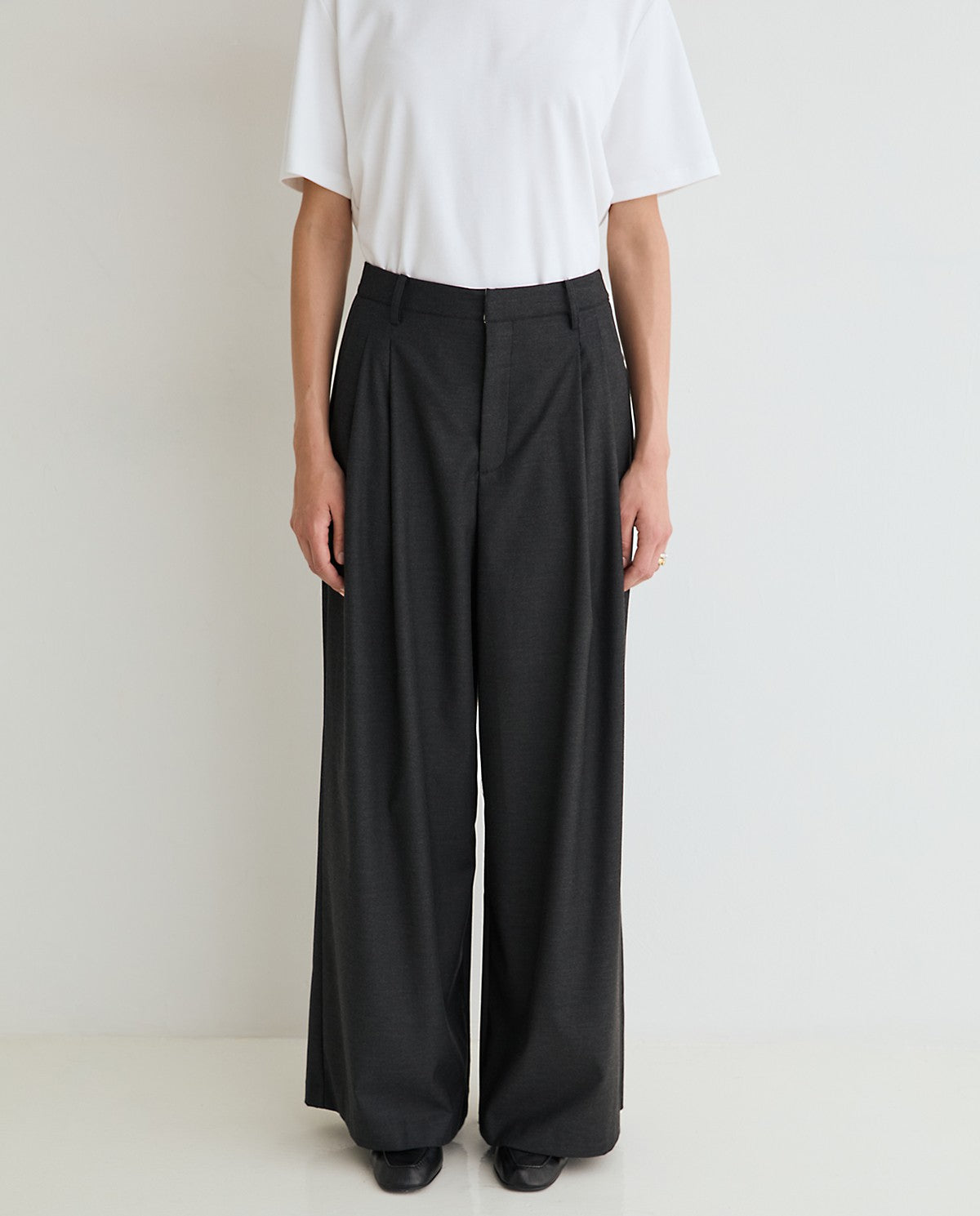 Yerse Structured Wide-Leg Suit Trousers Grey