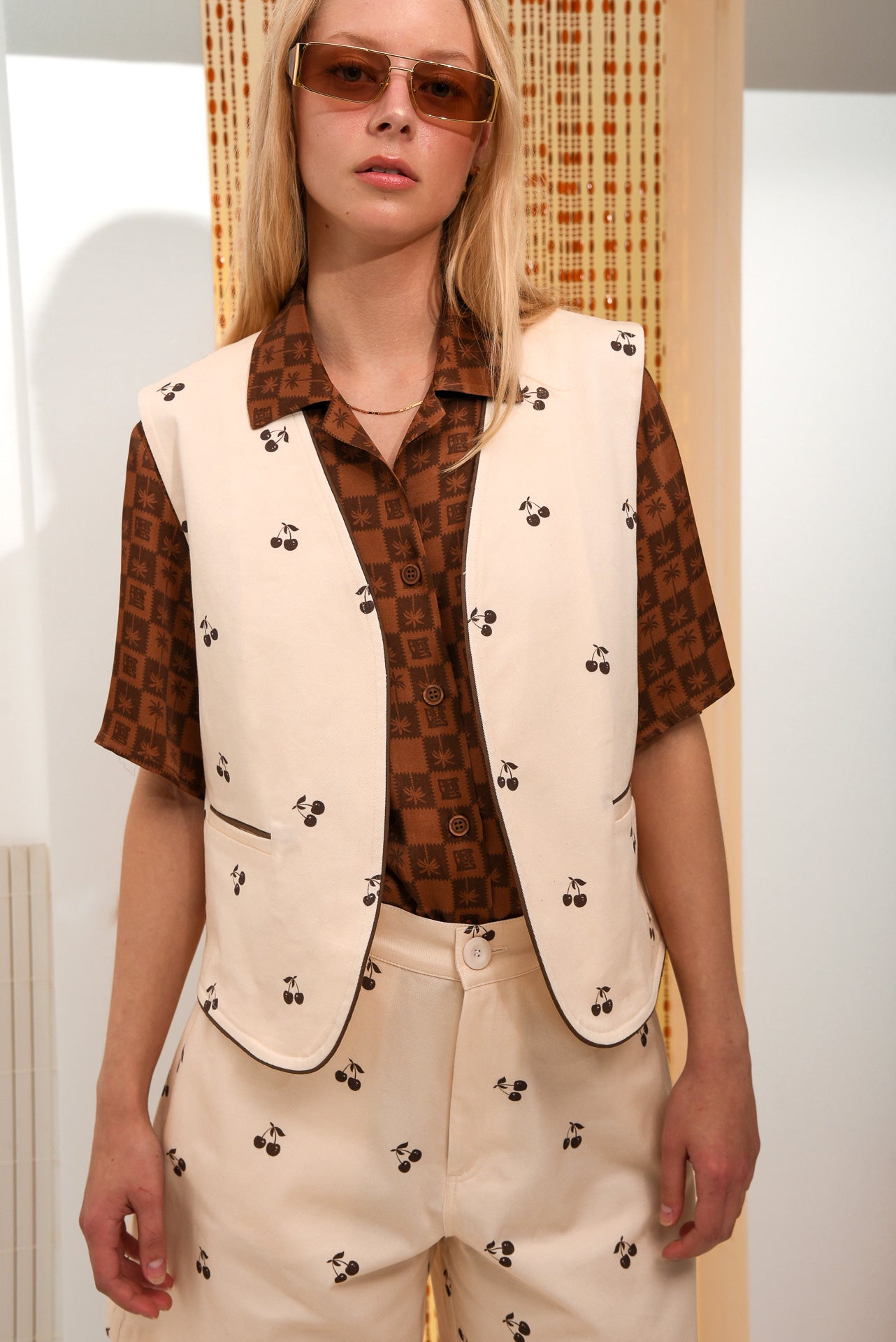 Cherry Island - Vest