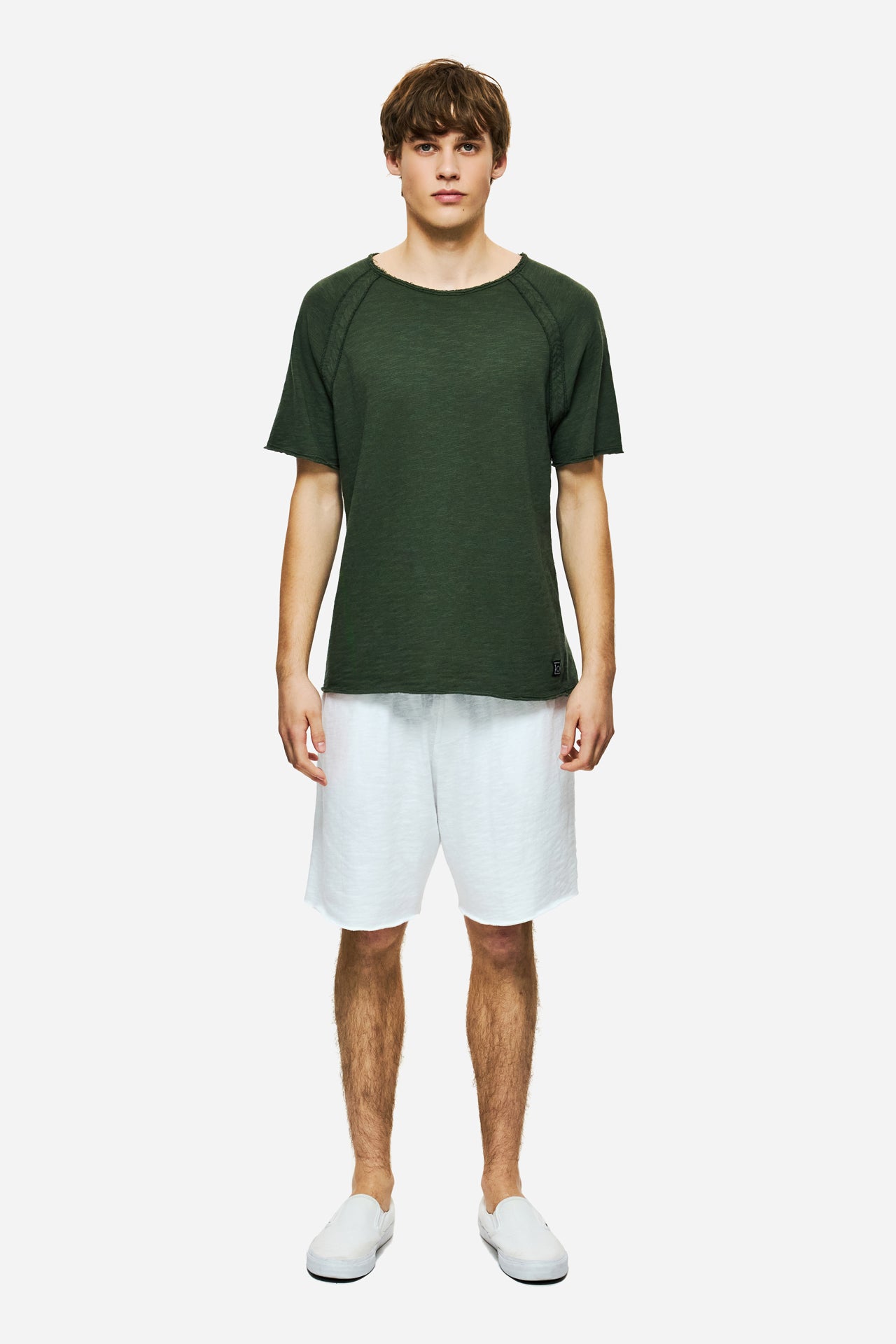 DLMSB000100 - Sweatbermuda with Raw Edges in Regular Fit