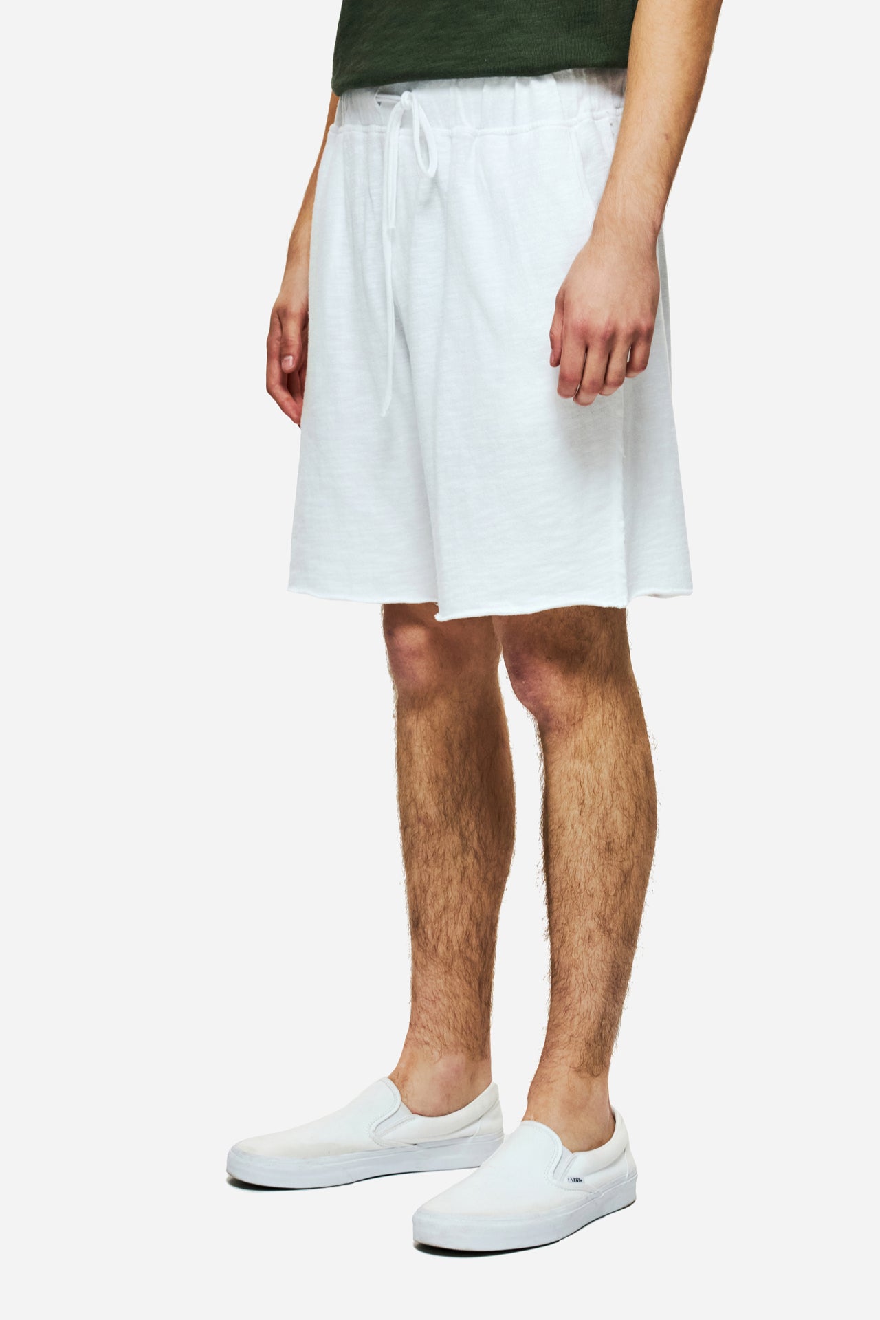 DLMSB000100 - Sweatbermuda with Raw Edges in Regular Fit