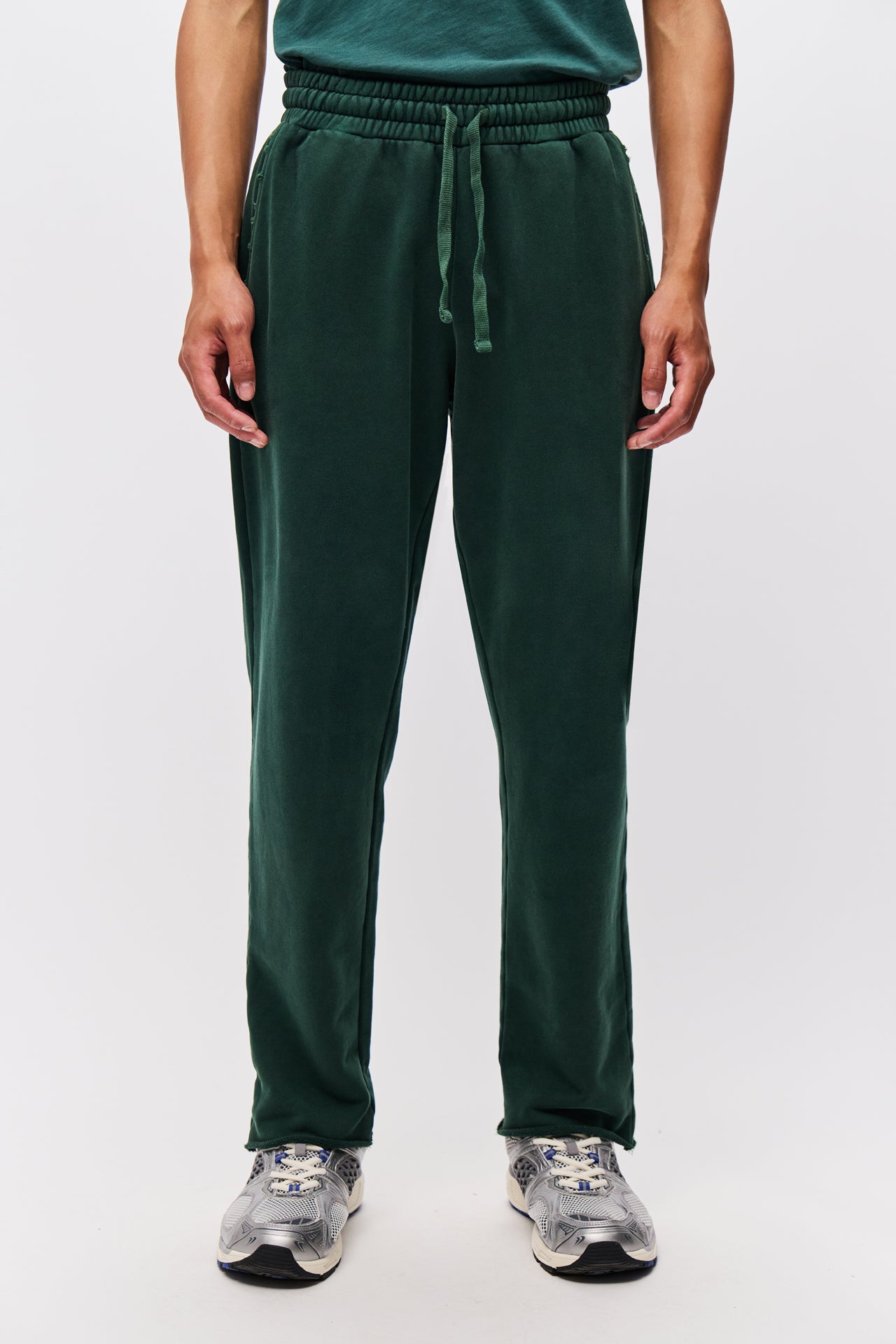 Sweatpants with Raw Edges Green DLMSP000092