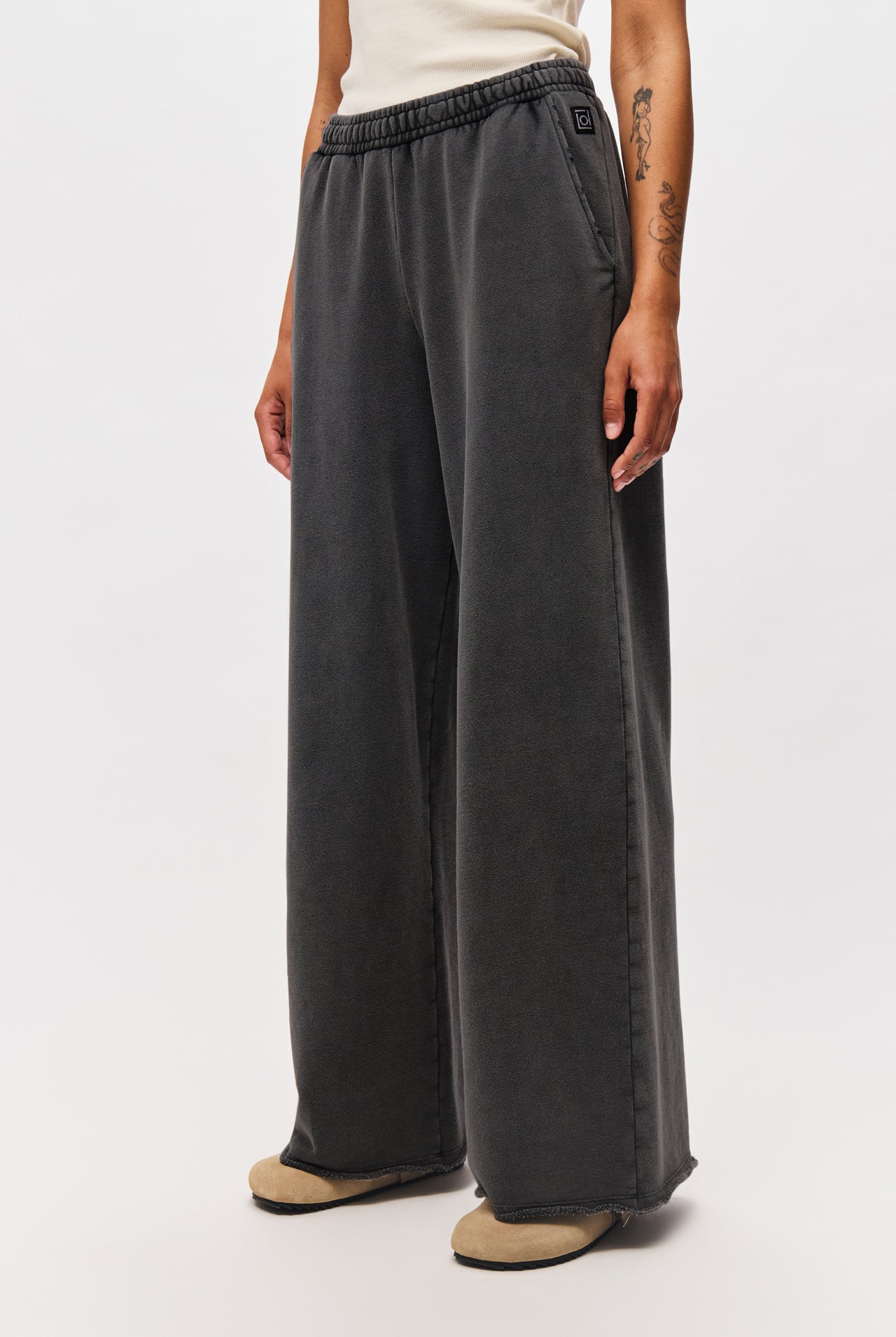 Wide-Leg Sweatpants with Raw Edges - Vintage Black