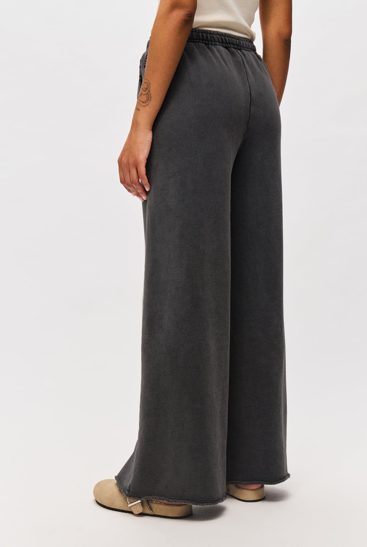 Wide-Leg Sweatpants with Raw Edges - Vintage Black