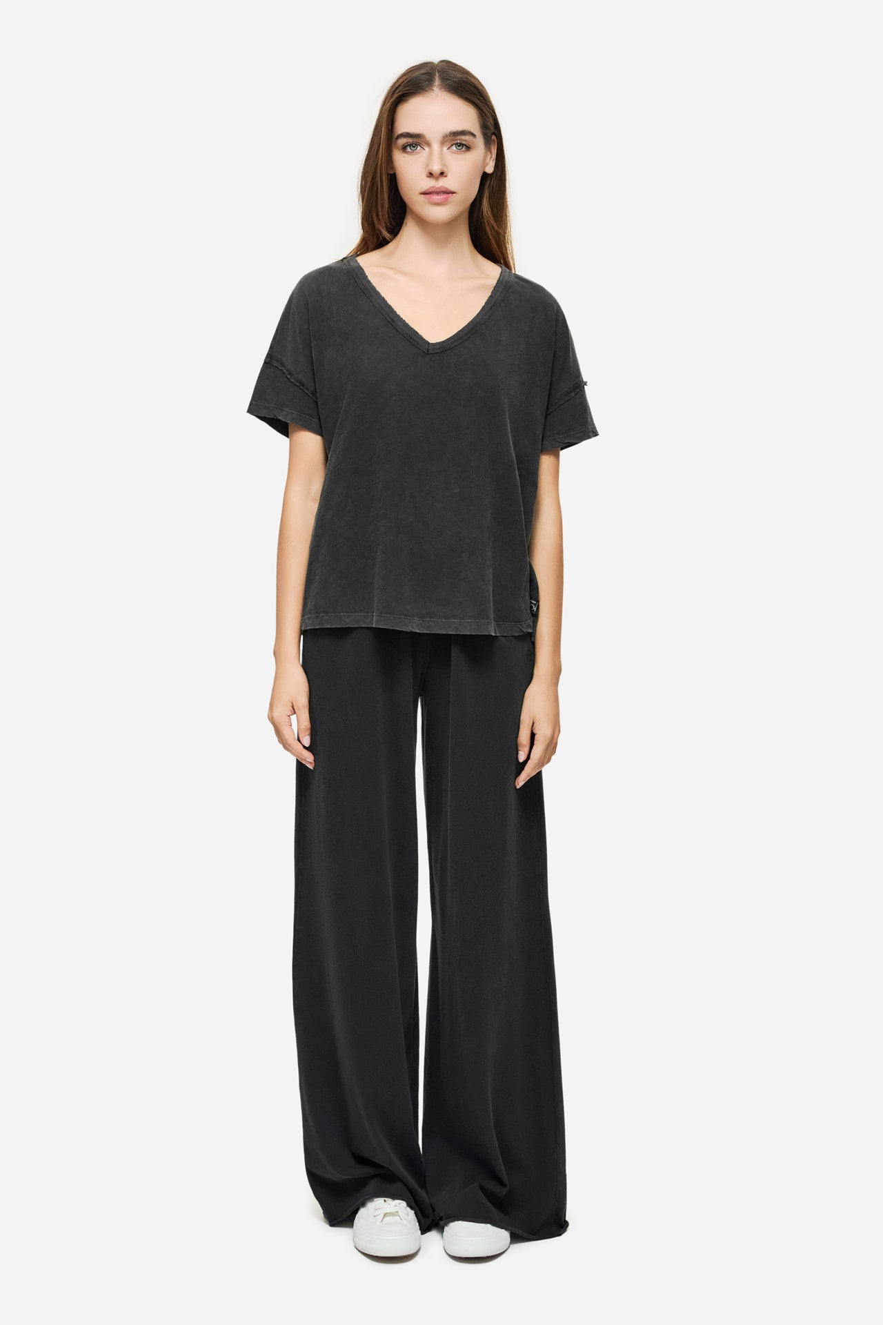DLWT000131 - Oversized T-Shirt With V Neckline - VINTAGE BLACK