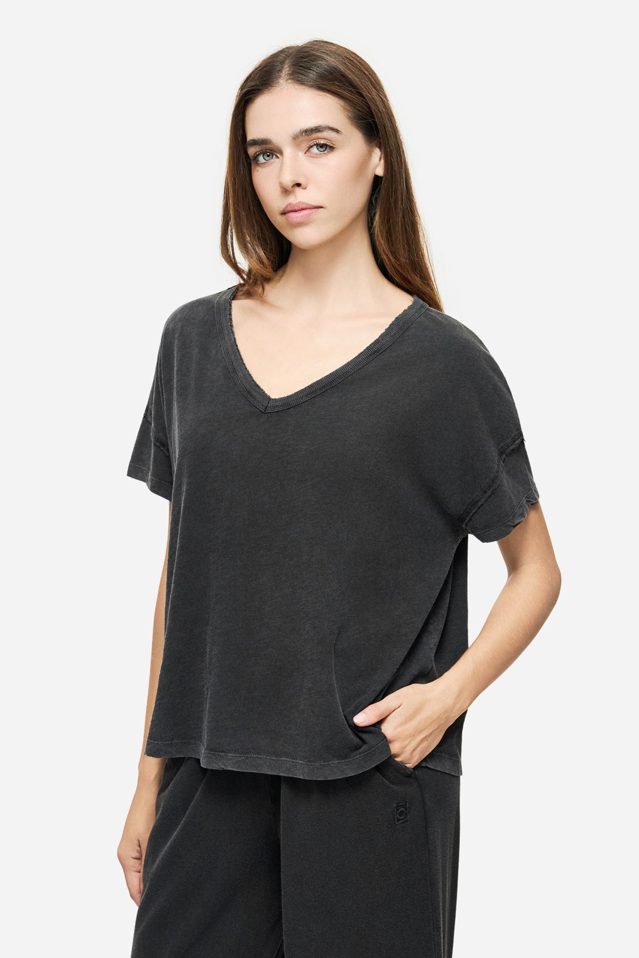 DLWT000131 - Oversized T-Shirt With V Neckline - VINTAGE BLACK