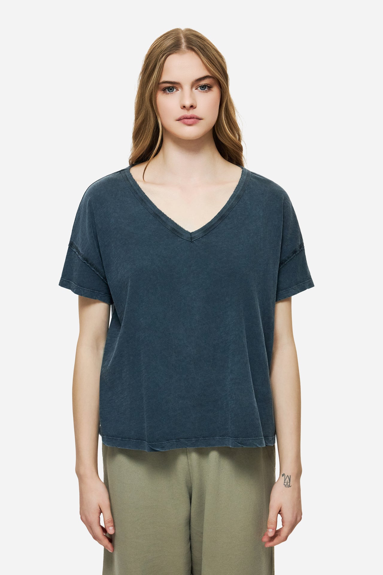 DLWT000131 - Oversized T-Shirt With V Neckline - VINTAGE BLUE