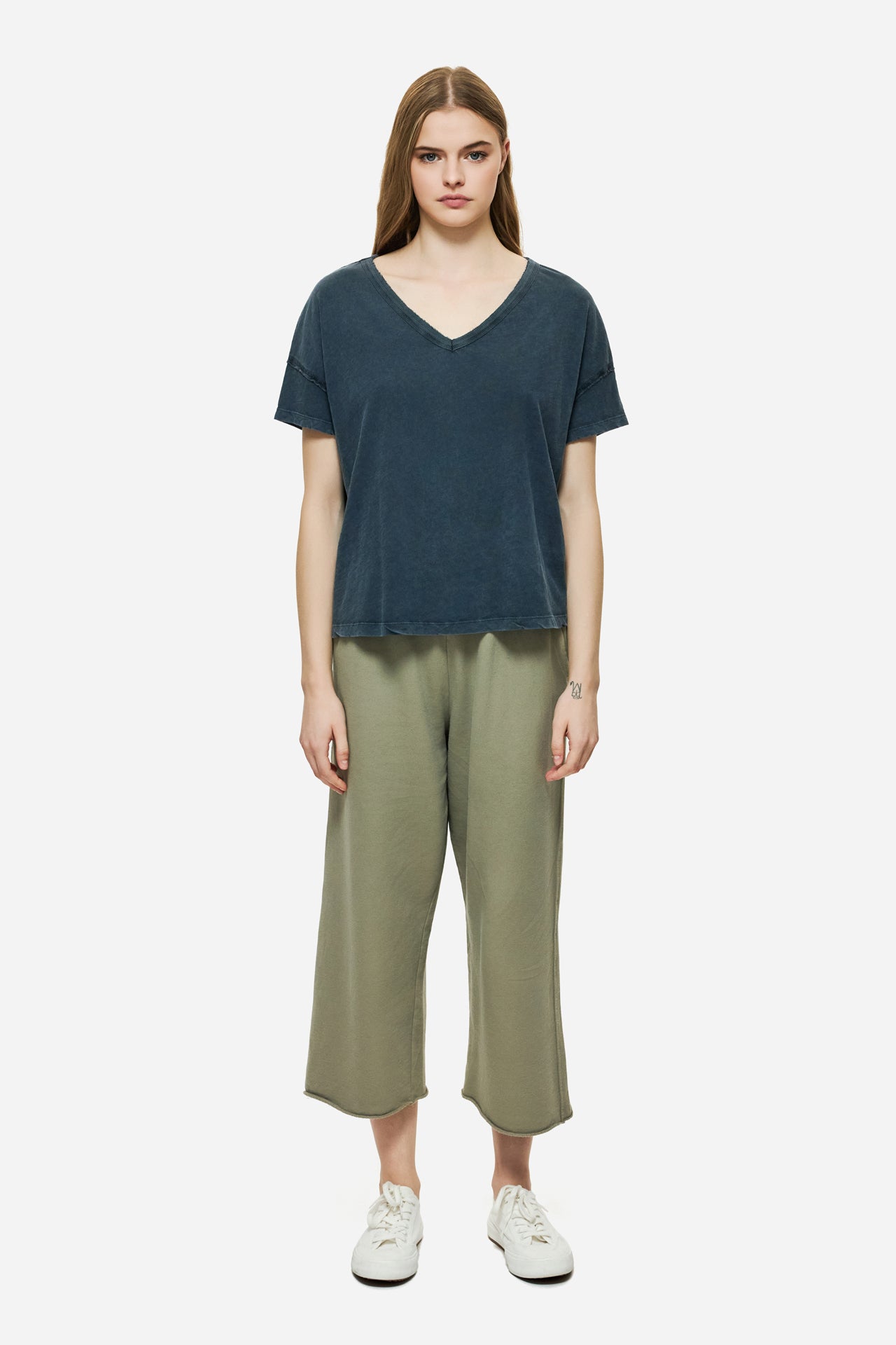 DLWT000131 - Oversized T-Shirt With V Neckline - VINTAGE BLUE