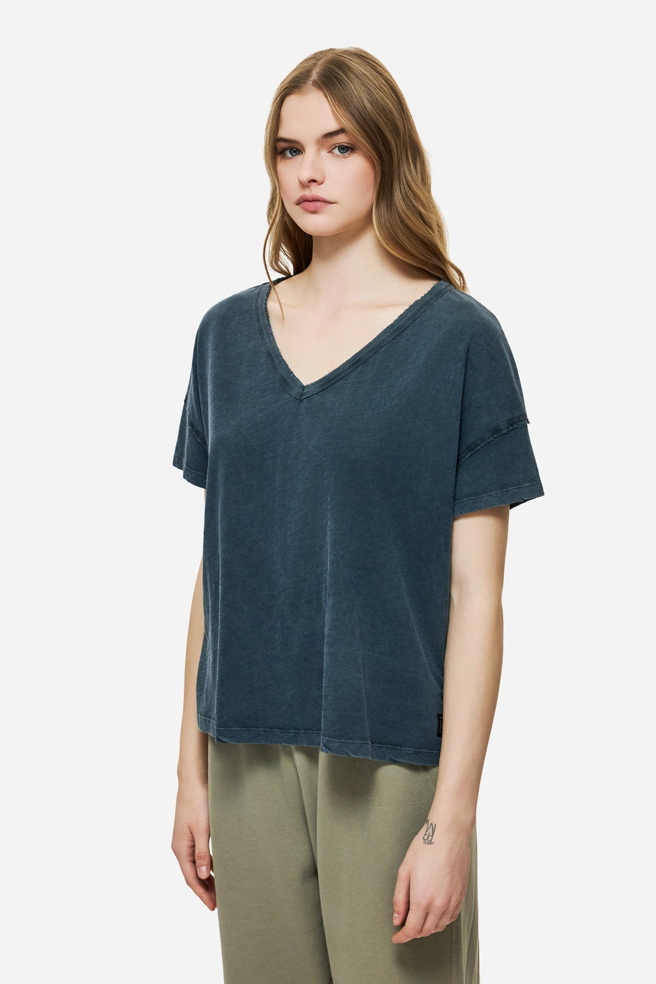 DLWT000131 - Oversized T-Shirt With V Neckline - VINTAGE BLUE
