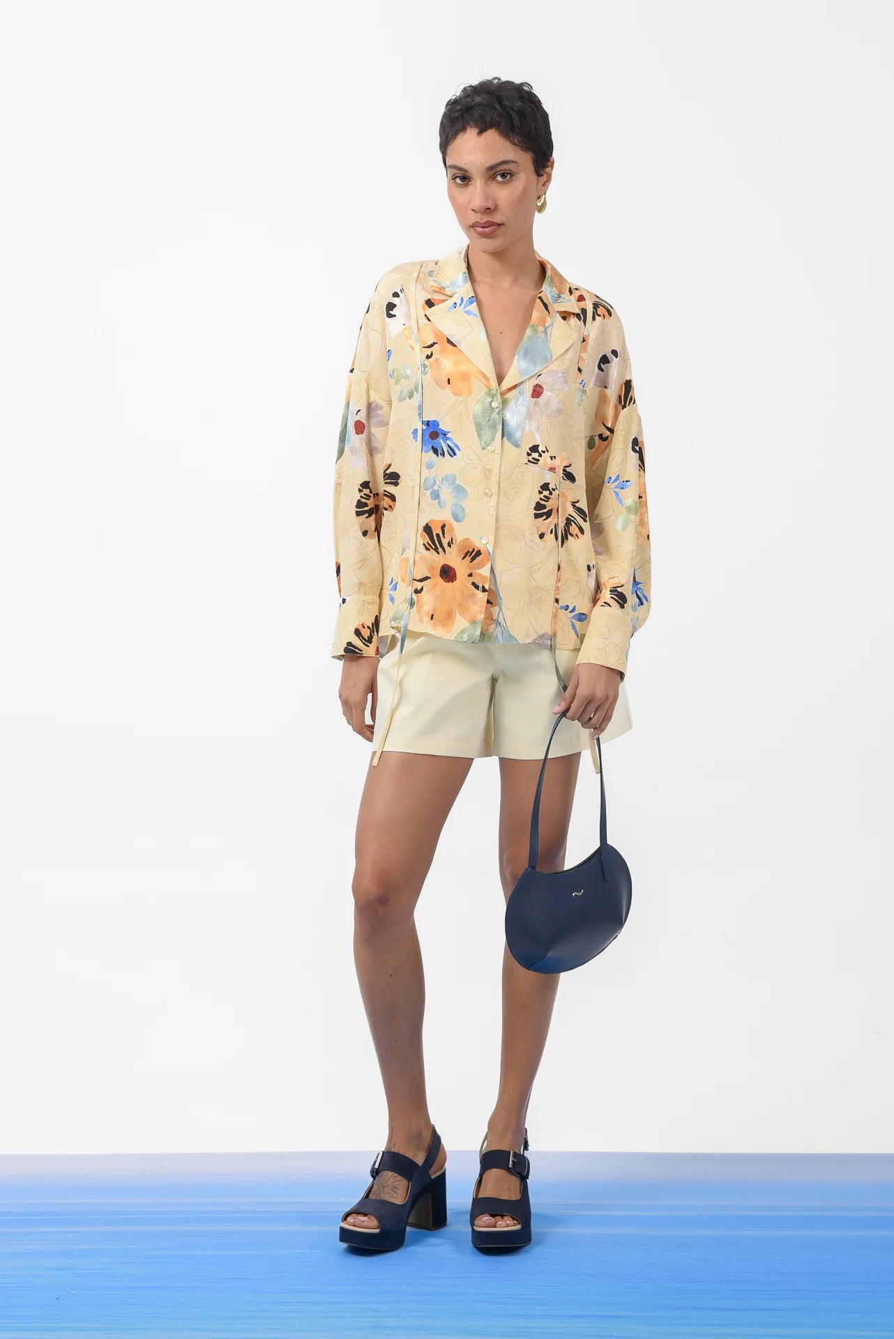 MOMENT SHORTS BUTTER YELLOW