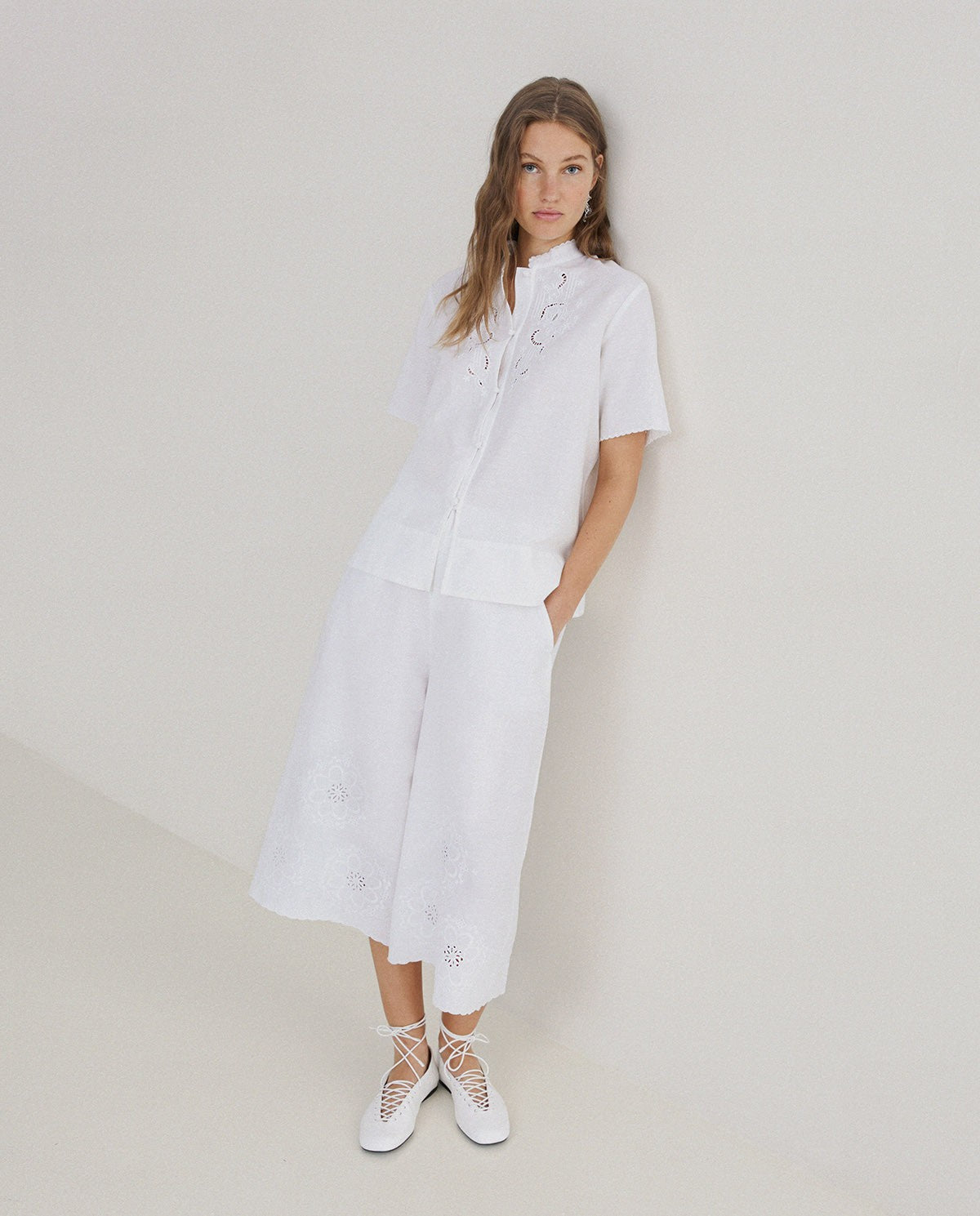 44891 - COTTON-LINEN SKIRT TROUSERS WITH FLORAL EMBROIDERY