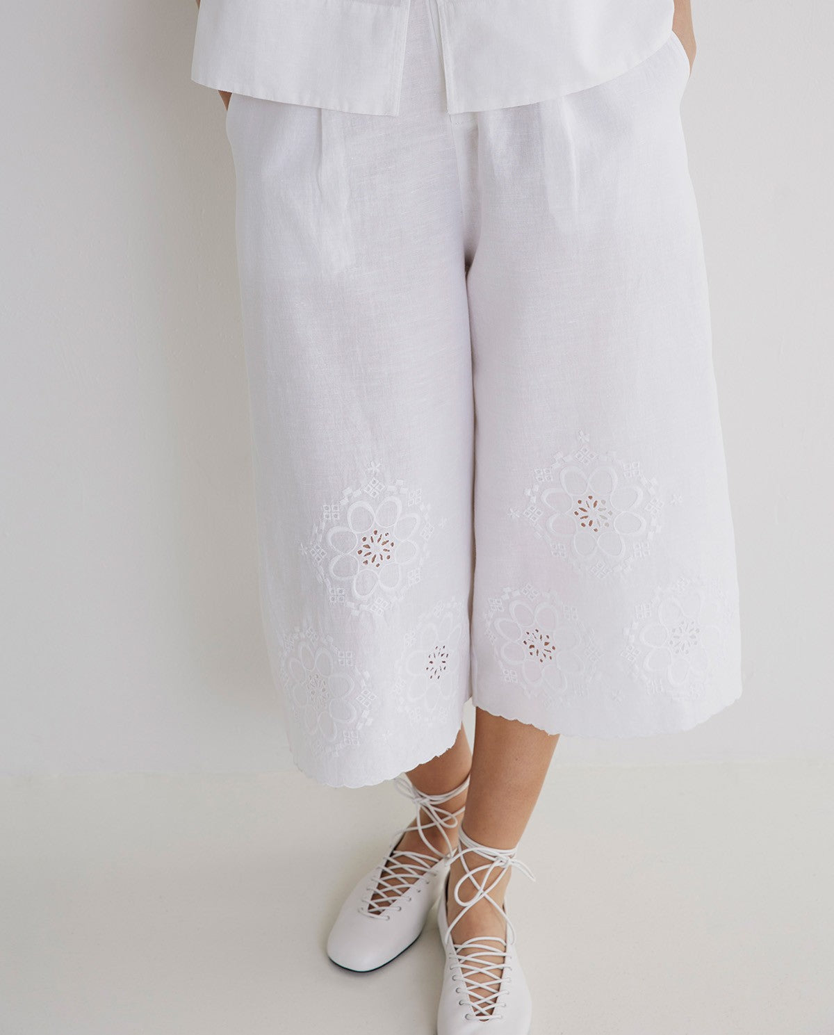44891 - COTTON-LINEN SKIRT TROUSERS WITH FLORAL EMBROIDERY