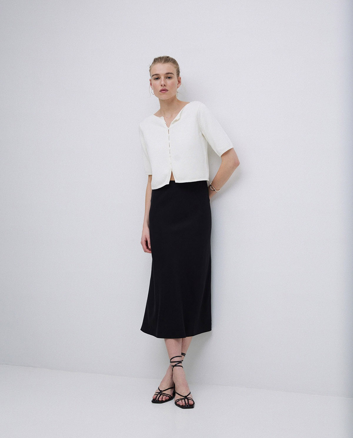 BLACK TENCEL MIDI SKIRT  Ref. 42813
