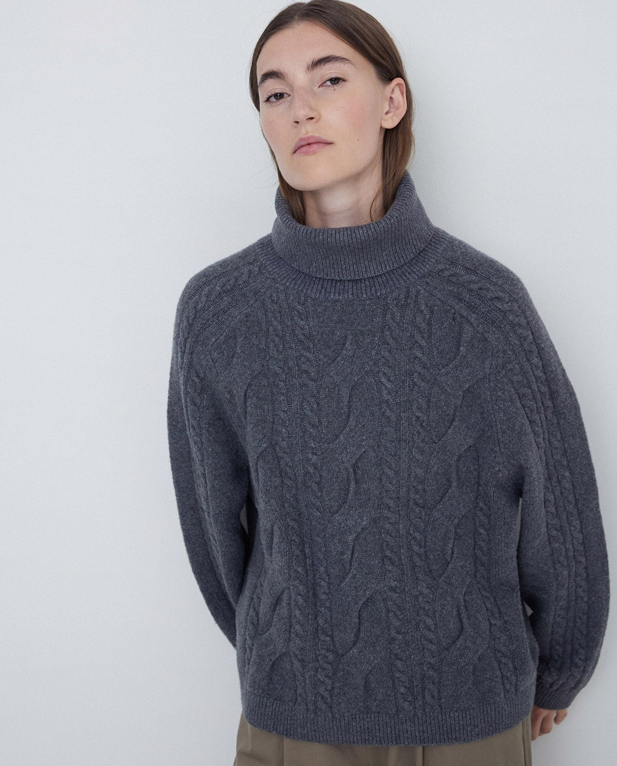 CABLE-KNIT SWEATER GREY  Ref. 41531