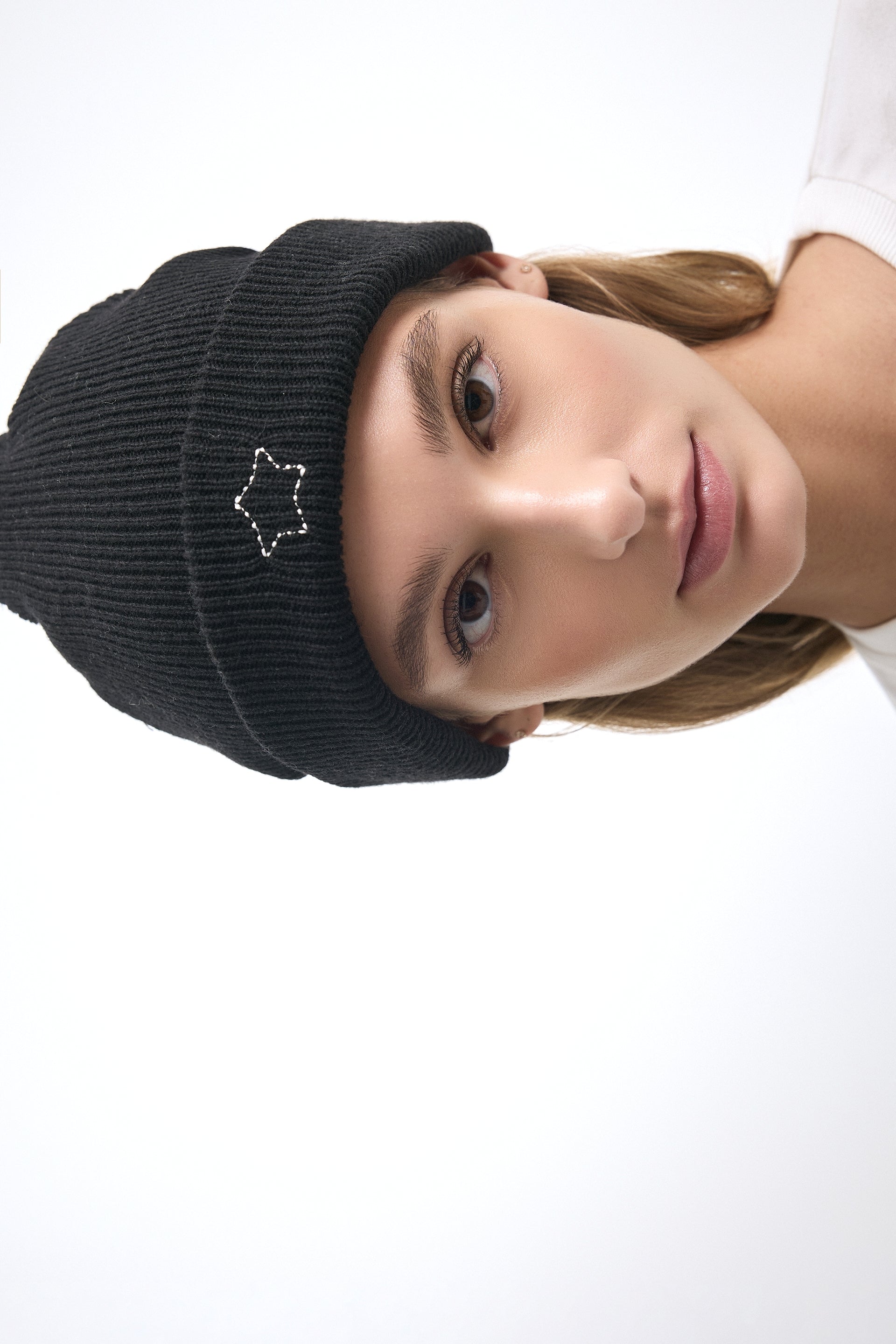 HOLLYWOOD BEANIE BLACK