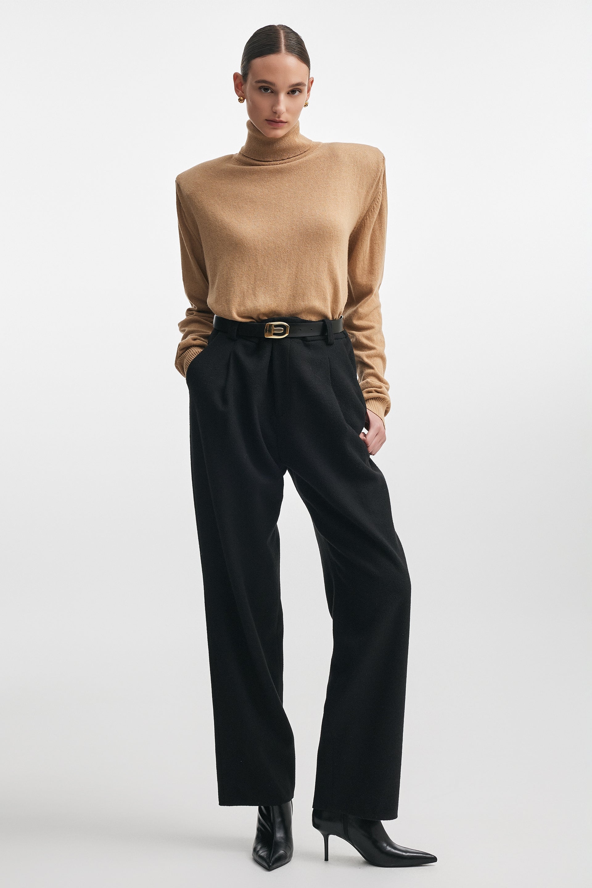 BASICK KNITTED BLOUSE CAMEL