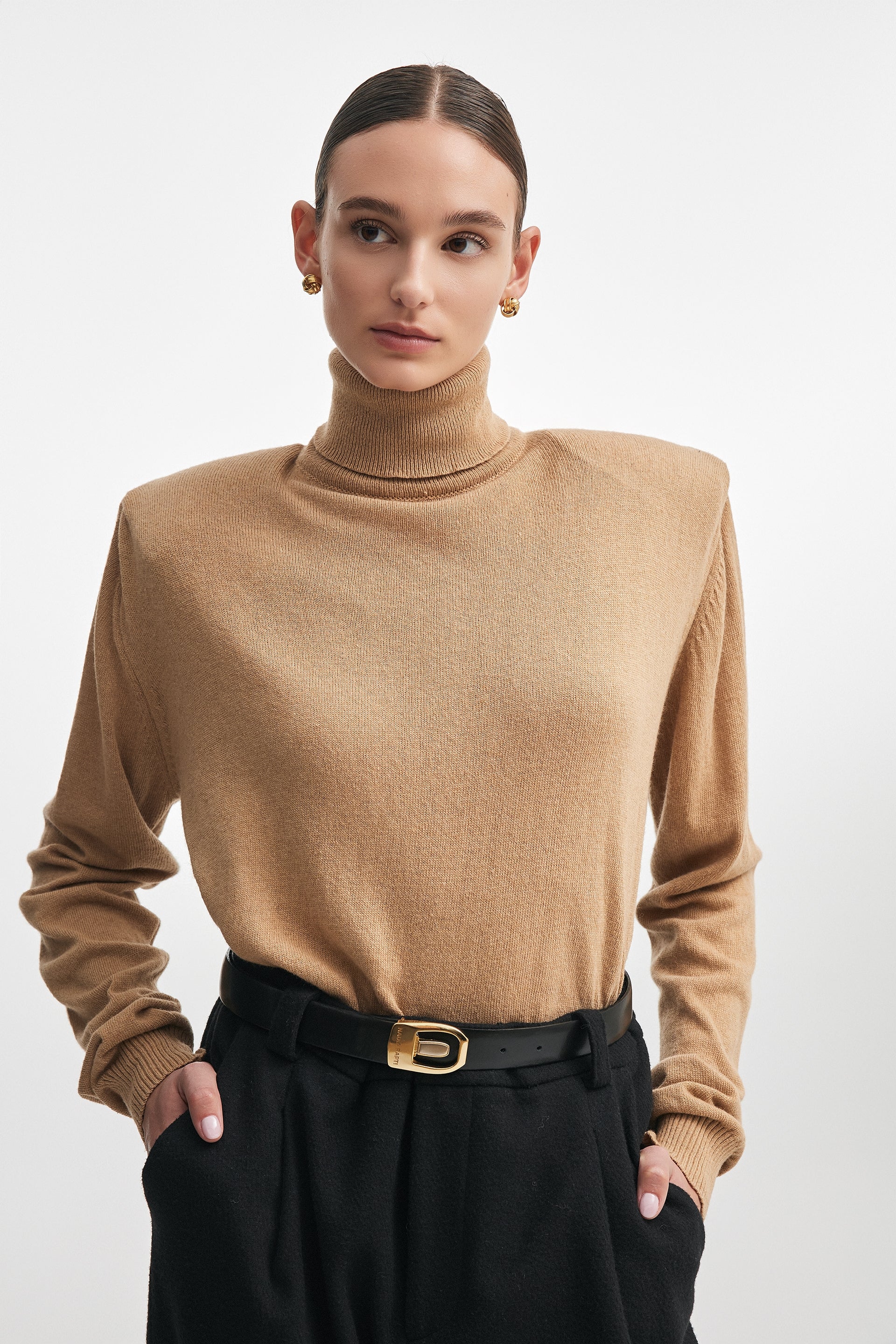 BASICK KNITTED BLOUSE CAMEL