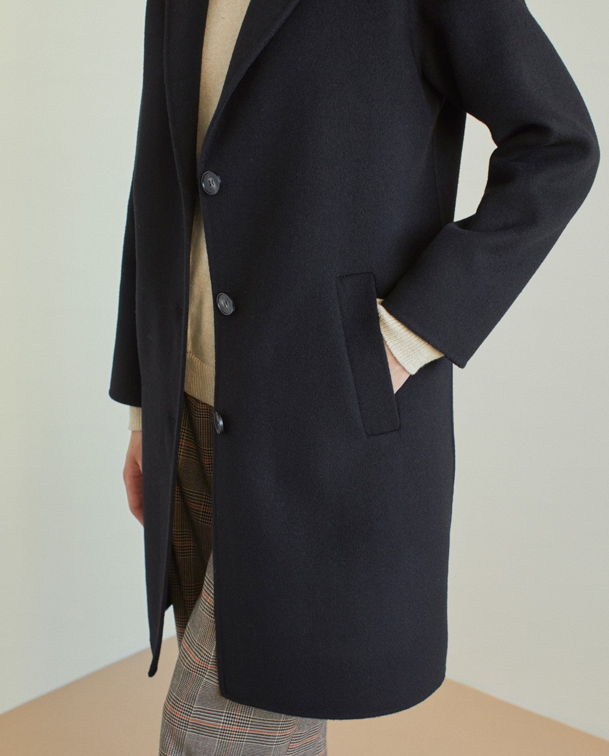 HANDMADE COAT WITH BUTTONS BLACK  Ref. 37600