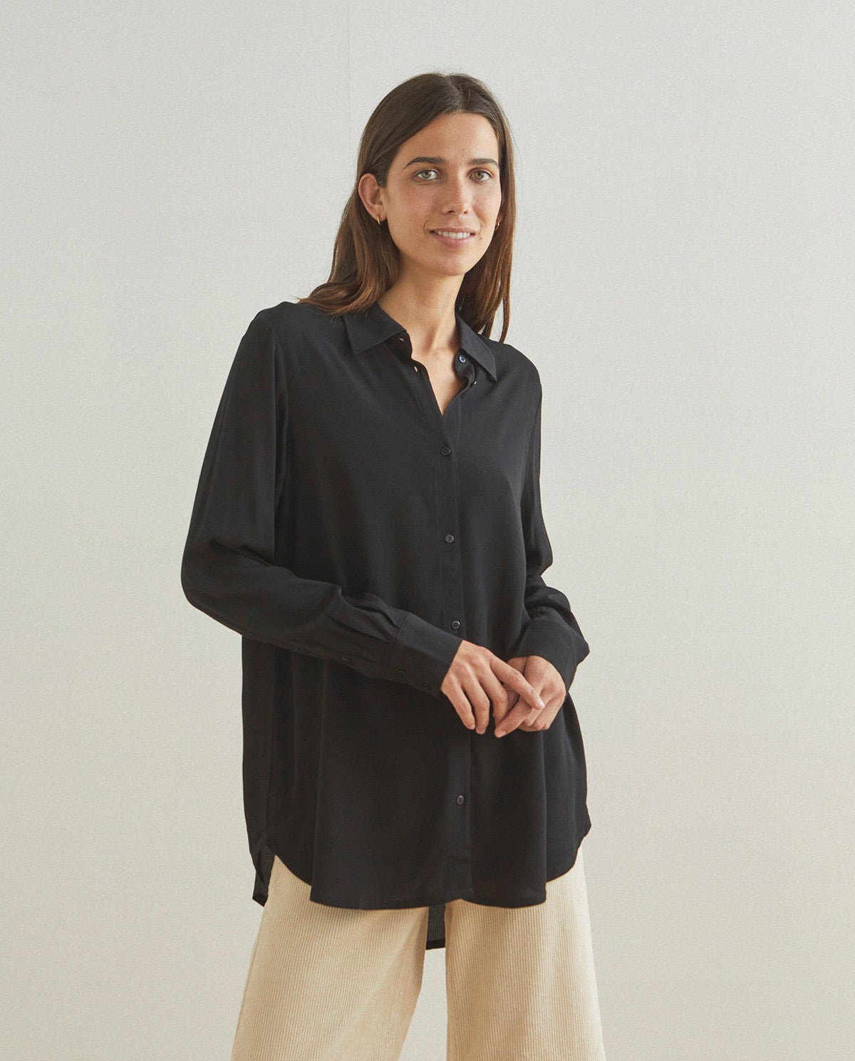 COLLARED FLOWY SHIRT BLACK Ref. 37818 inboxboutique COLLARED FLOWY SHIRT BLACK Ref. 37818 inboxboutique
