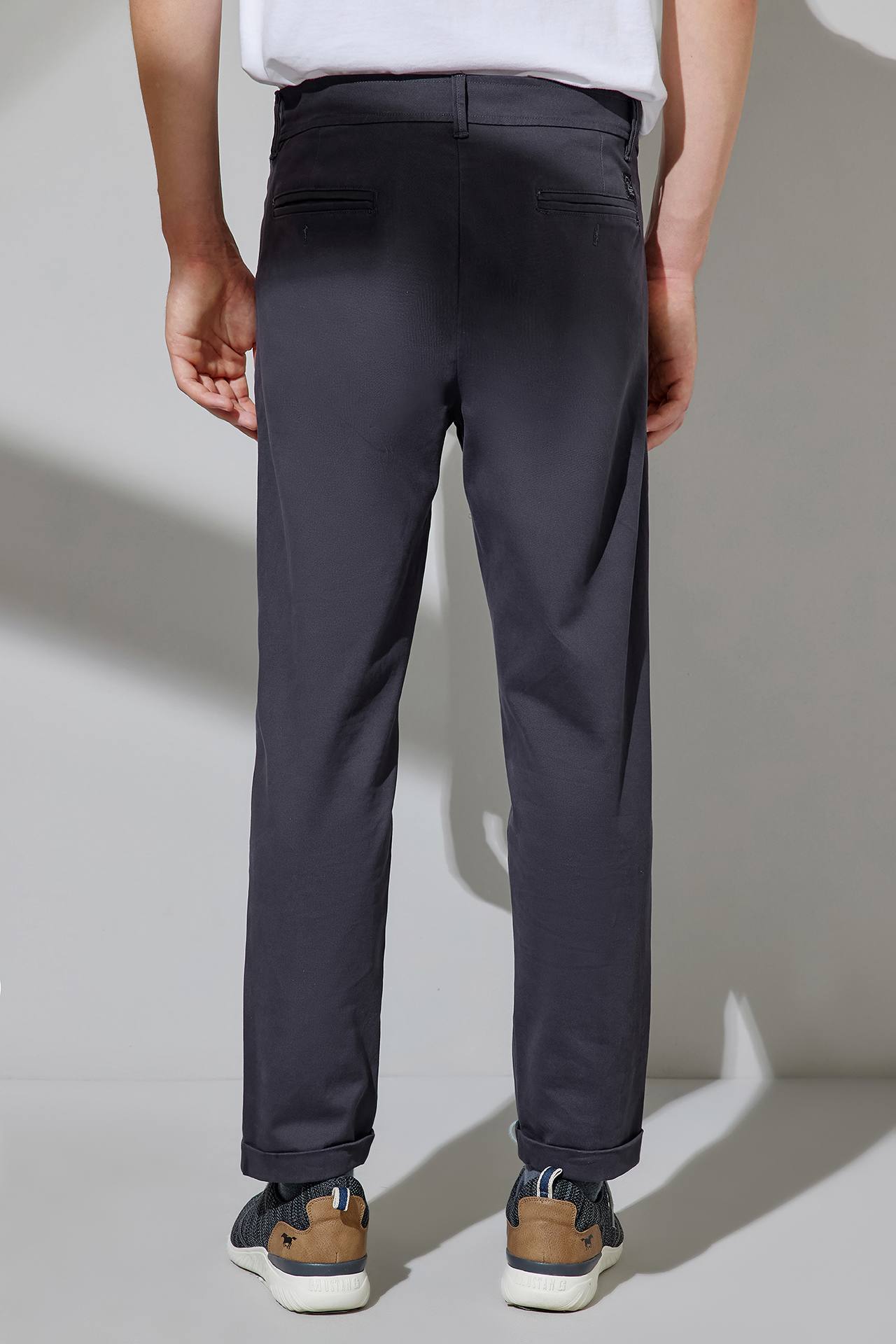 PLEATED CHINOS CHARCOAL